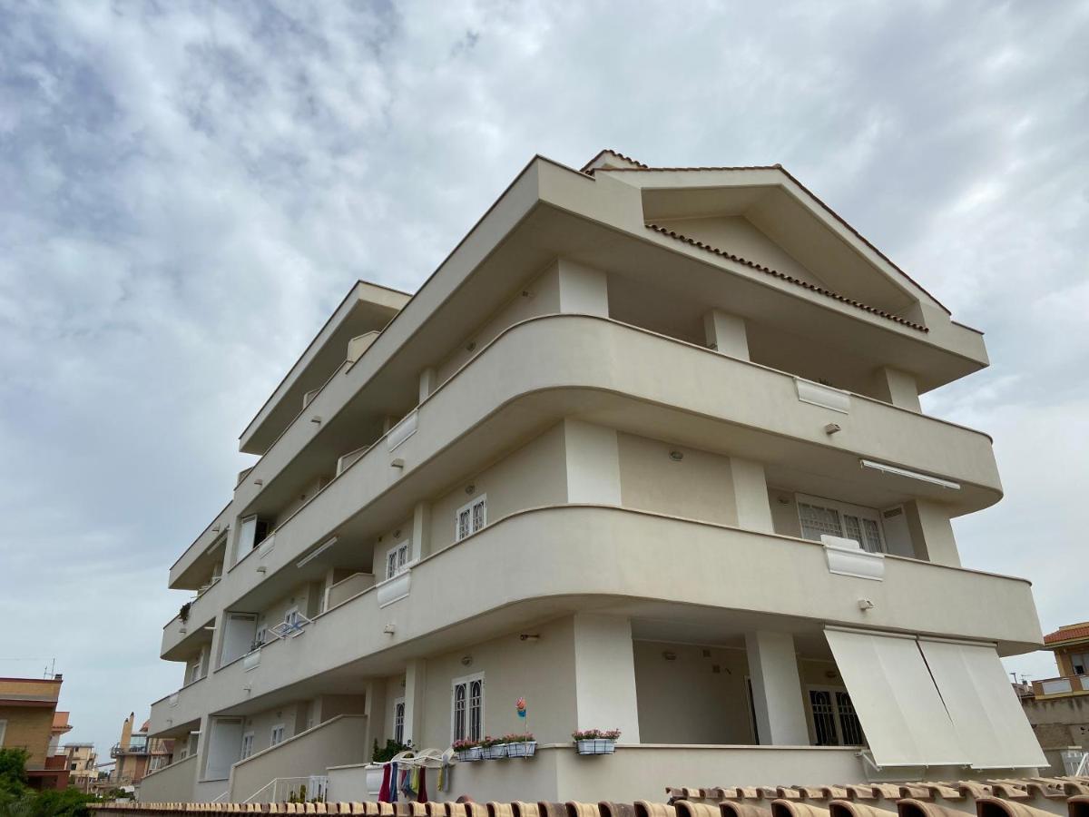 Agm Suite - Rome Airport Fco - Fiumicino Mare Exterior photo