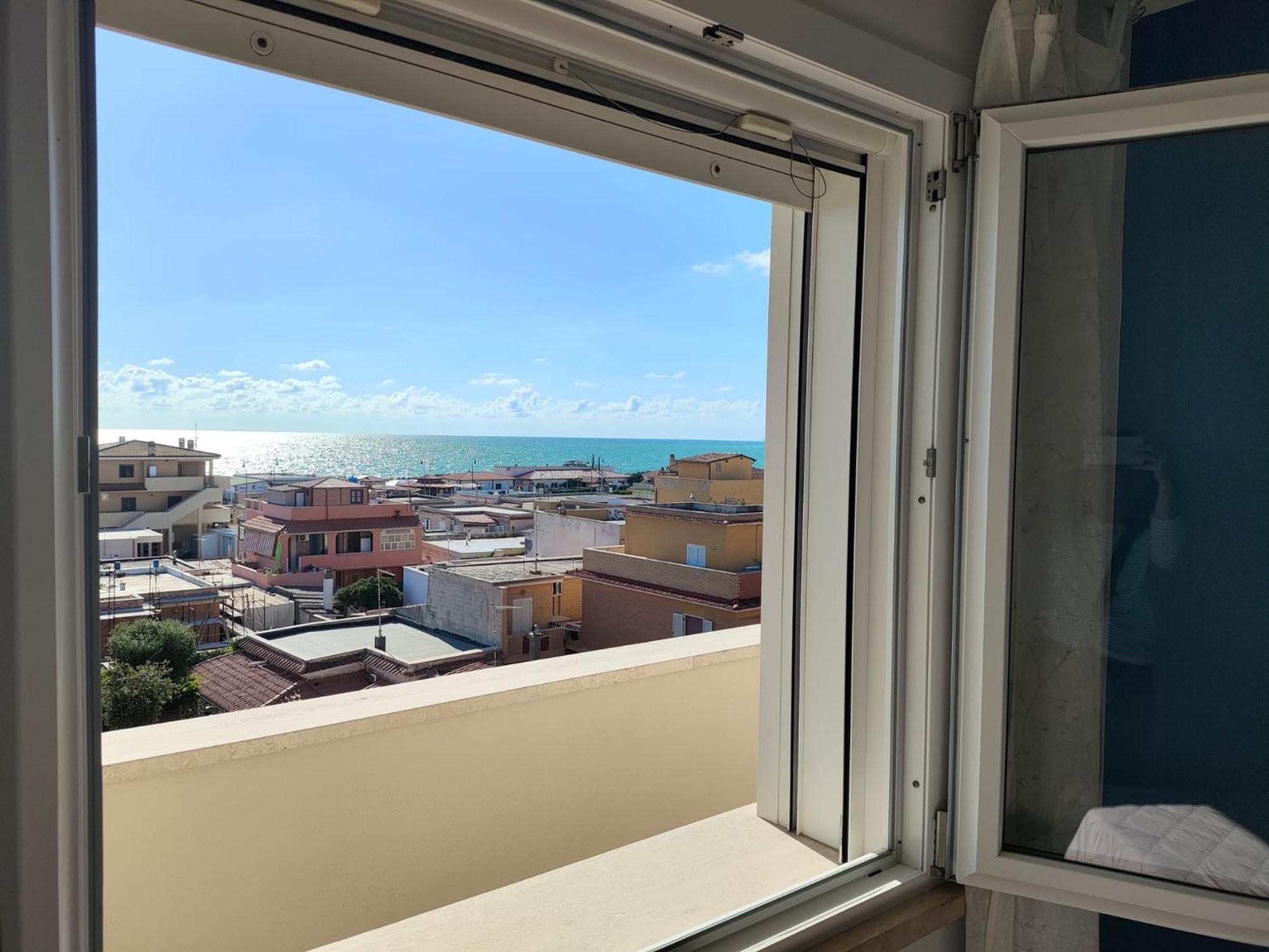 Agm Suite - Rome Airport Fco - Fiumicino Mare Exterior photo